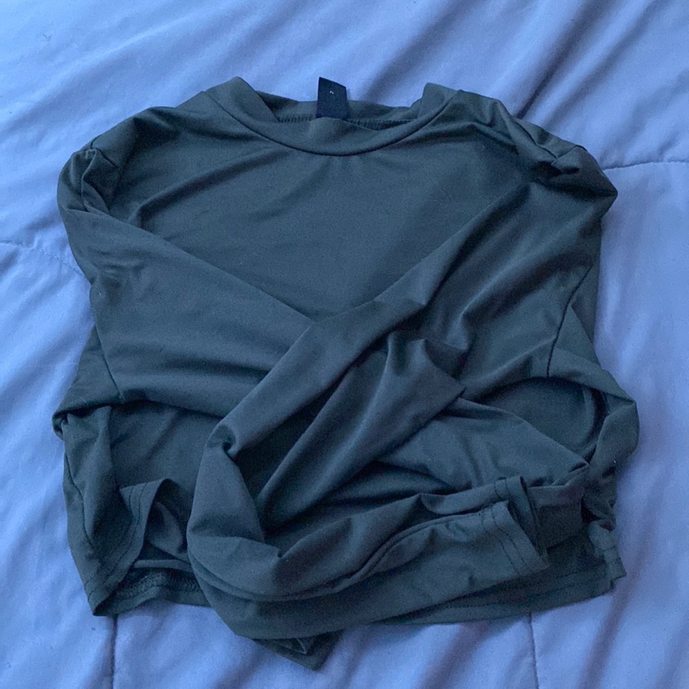 Navy green long sleeved cropped shirt